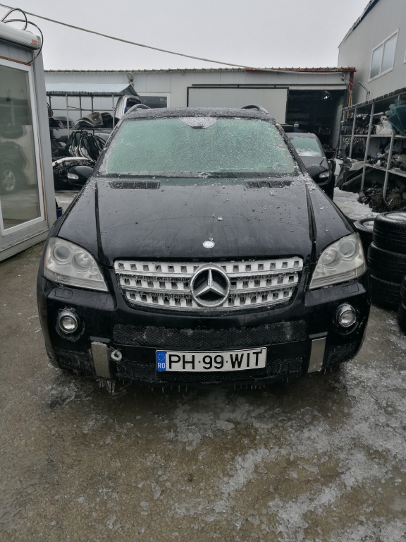Dezmembrez Mercedes ML350 AMG W164