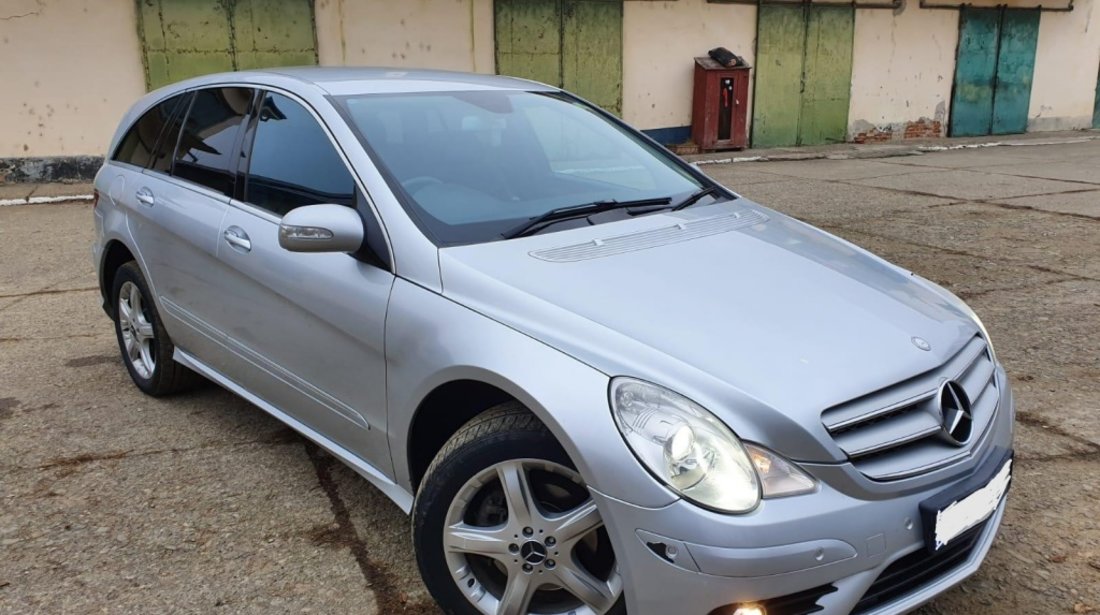 Dezmembrez Mercedes R 320 cdi W251 2007