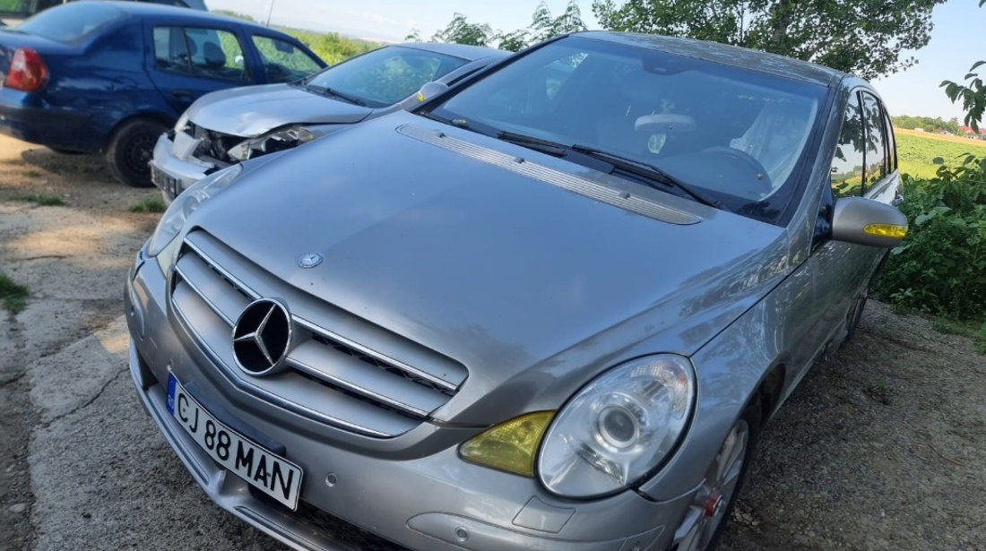 Dezmembrez Mercedes R-Class W251 2007 4x4 3.0 CDI