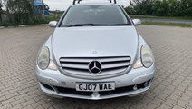 Dezmembrez Mercedes R class w251 motor 3.0 d autom...