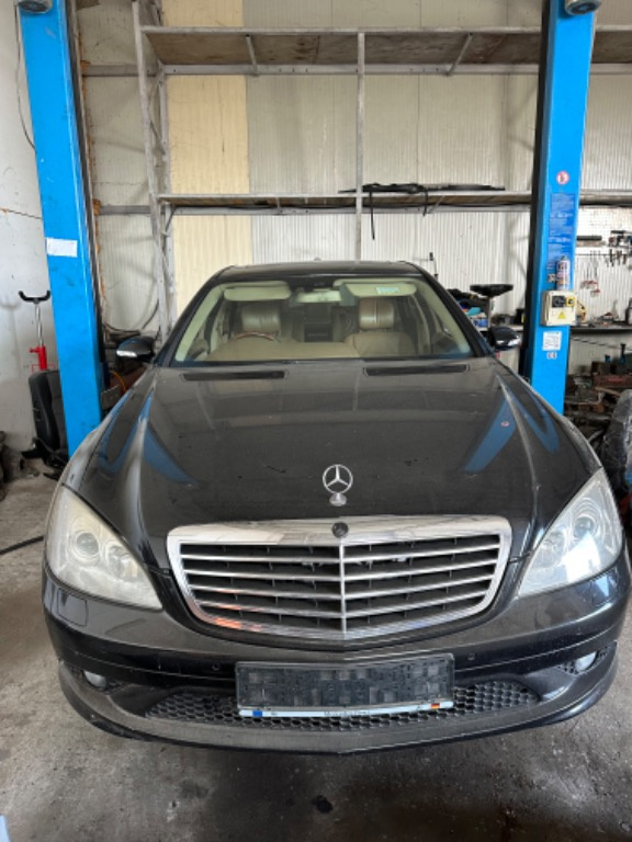Dezmembrez Mercedes s class w221 3.0 d an 2008