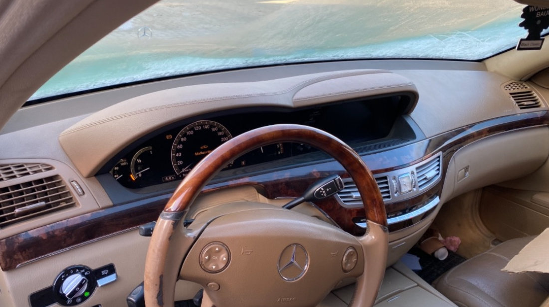 Dezmembrez Mercedes S-Class W221 3.0Cdi V6 (Volan stanga)