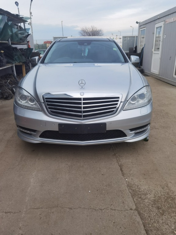 Dezmembrez Mercedes s350 cdi w221 Amg