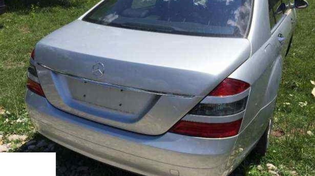 Dezmembrez mercedes s500 2008 w221