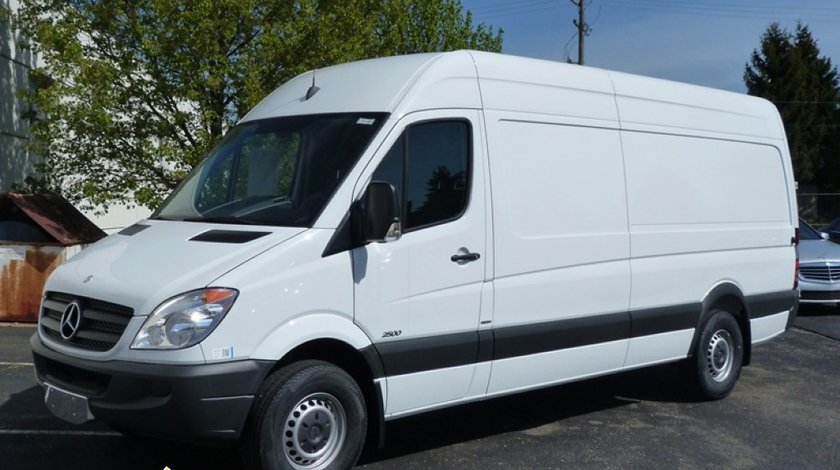 Dezmembrez Mercedes Sprinter 2 2 cdi orice piesa cutie viteze punte spate punte fata injector egr turbo usa fata spate laterala panouri alternator masina se dezmembreaza in totalitate