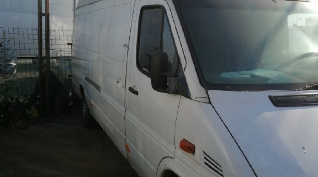 Dezmembrez Mercedes Sprinter 2004