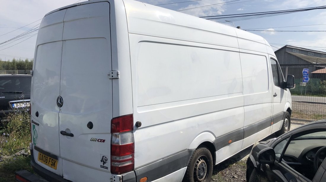 Dezmembrez Mercedes Sprinter 311 cdi 2008