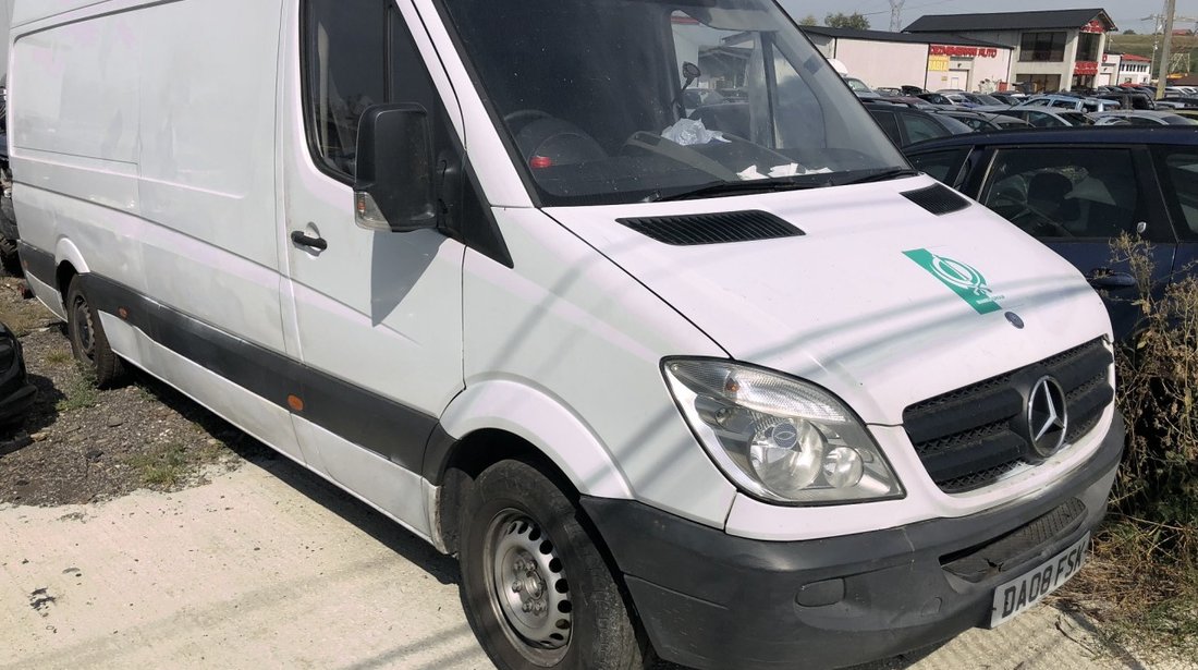 Dezmembrez Mercedes Sprinter 311 cdi 2008