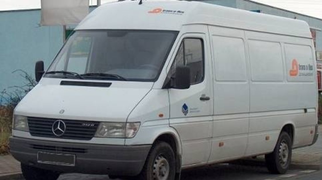 Dezmembrez Mercedes Sprinter 312 2.9td an 1998