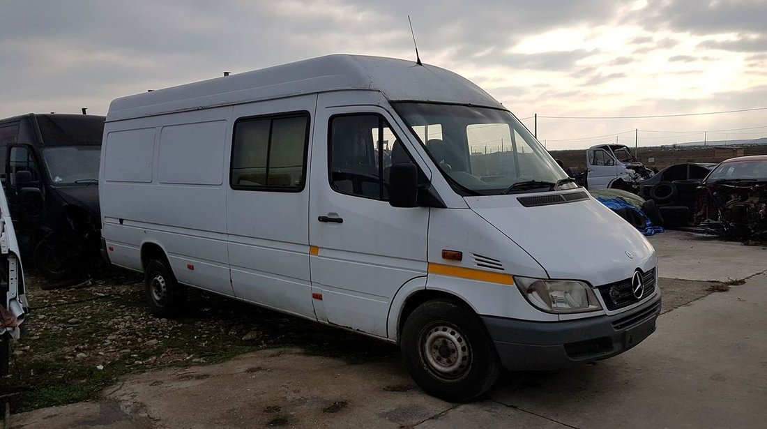 Dezmembrez Mercedes Sprinter