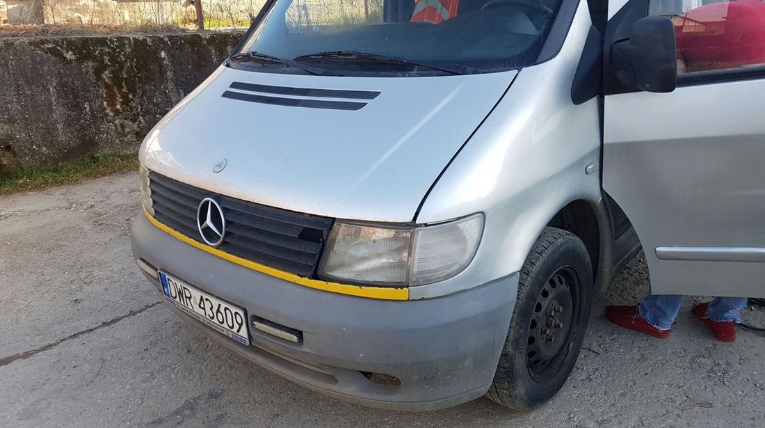 Dezmembrez Mercedes Vito 2.2 cdi an 2001