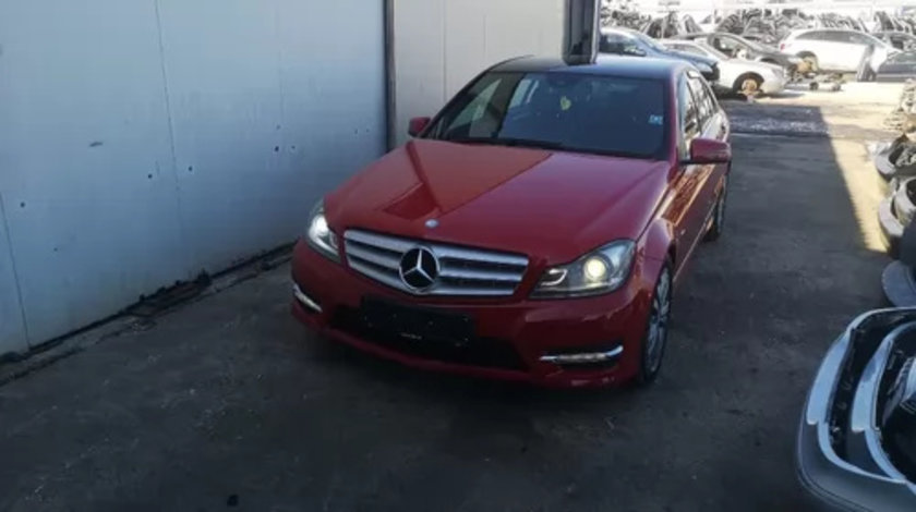 Dezmembrez Mercedes w204 facelift 2.2