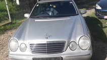 Dezmembrez Mercedes W210 facelift Avangarde E220cd...