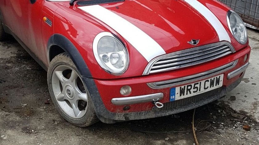 Dezmembrez Mini Cooper an 2002 motor 1.6 benzina