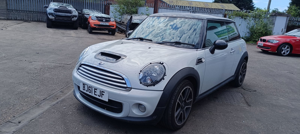 Dezmembrez MINI Cooper (R56) [Fabr 2006-2014]