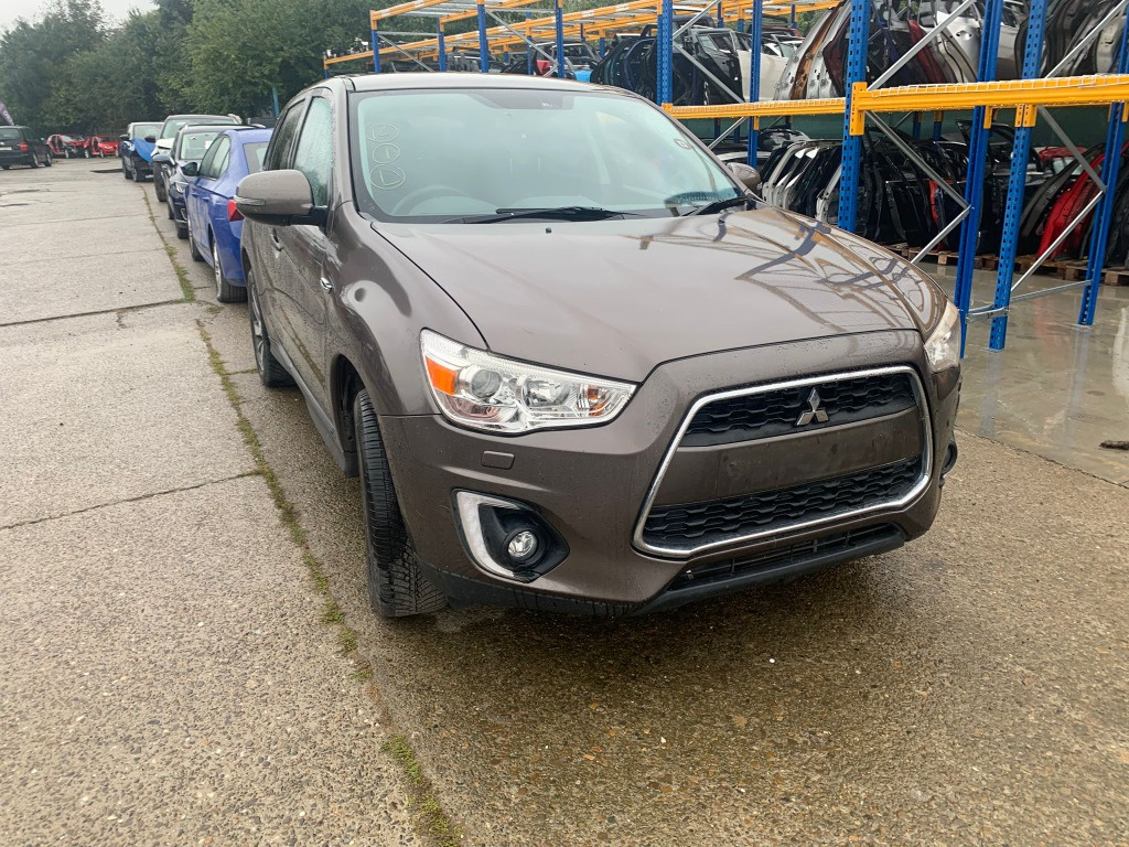 Dezmembrez Mitsubishi ASX 2010