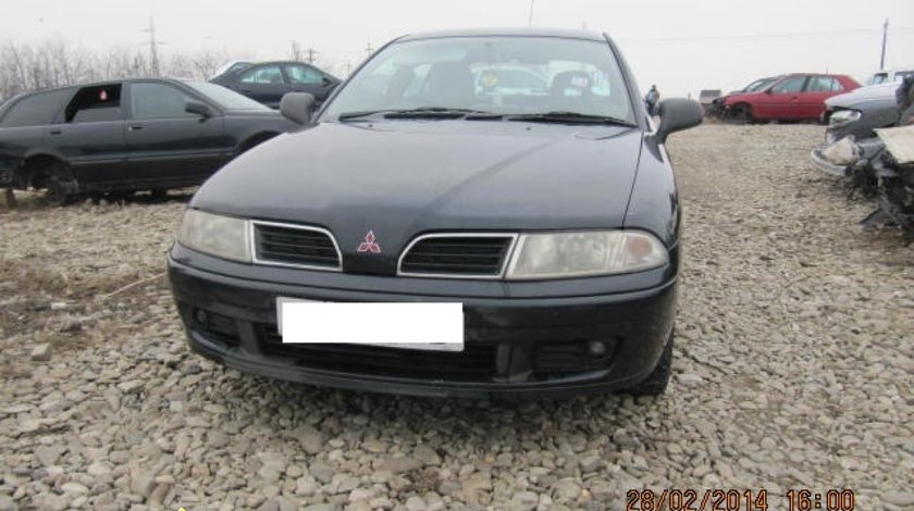 Dezmembrez Mitsubishi Carisma