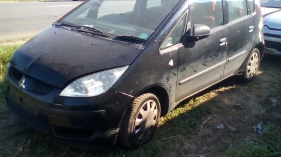 Dezmembrez Mitsubishi  Colt VI ,an 2006