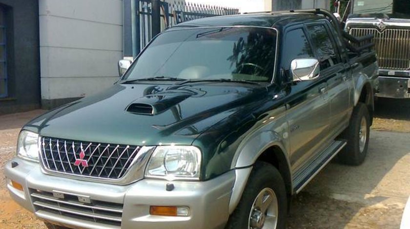 Dezmembrez Mitsubishi L 200 2,5 tdi 2004