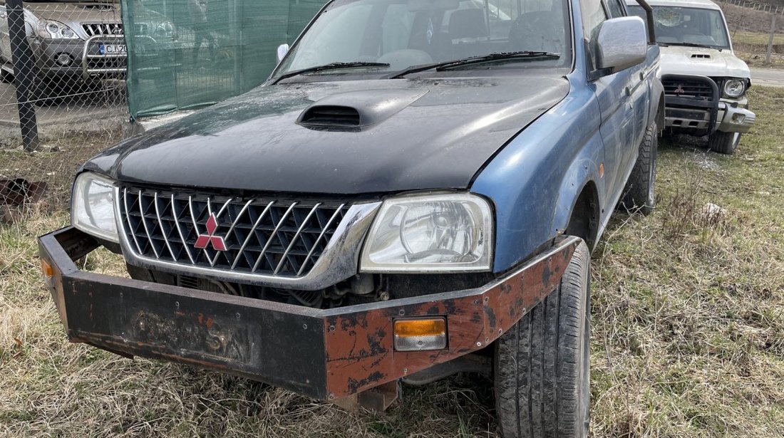 Dezmembrez Mitsubishi L200 2.5 Diesel