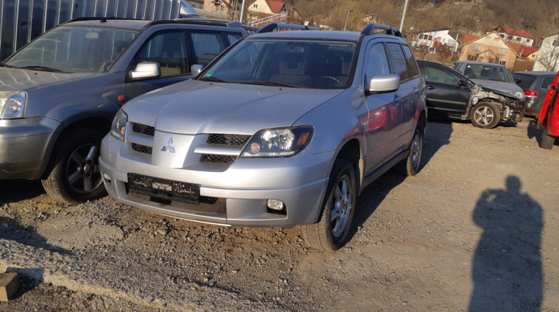 Dezmembrez Mitsubishi Outlander, 2.0 benzina, an 2004