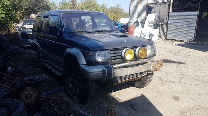Dezmembrez Mitsubishi Pajero motor 2.8 turbo automat
