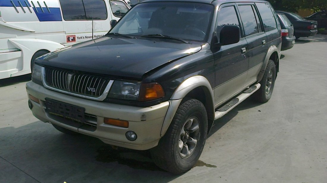 Dezmembrez Mitsubishi Pajero Sport Montero din 1997 3 0B