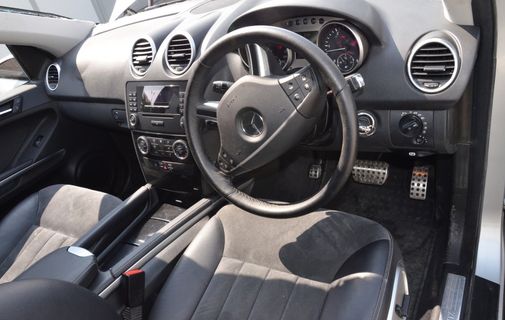 Dezmembrez ML320 CDI w164 3.0d 2008 Volan Dreapta V6 224Cp OM642