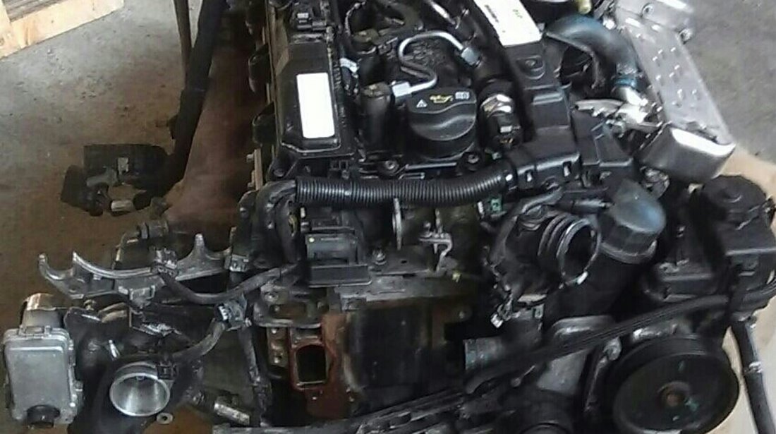 Dezmembrez motor mercedes e200 2.2dci 136cp 2010