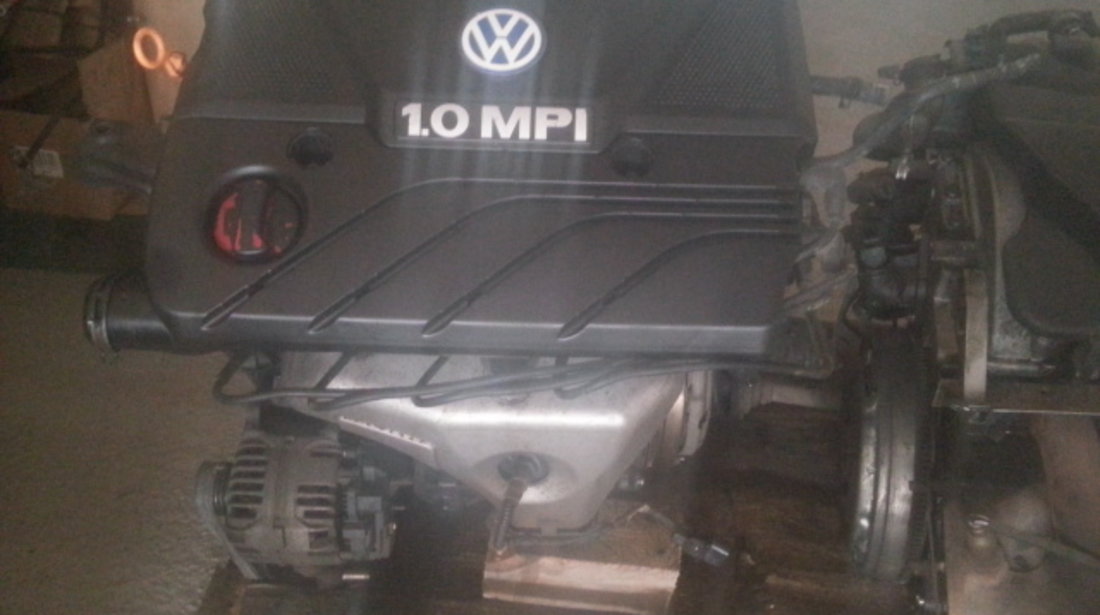 Dezmembrez motor volkswagen polo 1.0i 37kw 2001