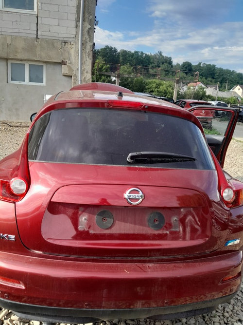 Dezmembrez Nissan Juke
