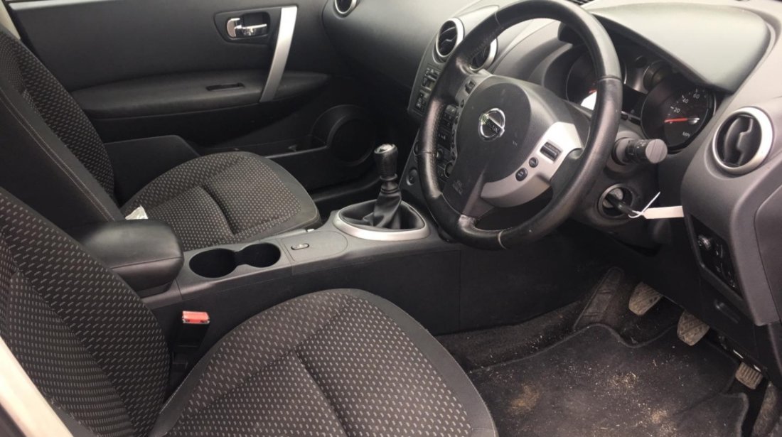 Dezmembrez Nissan Qashqai 2008 suv 2.0dci