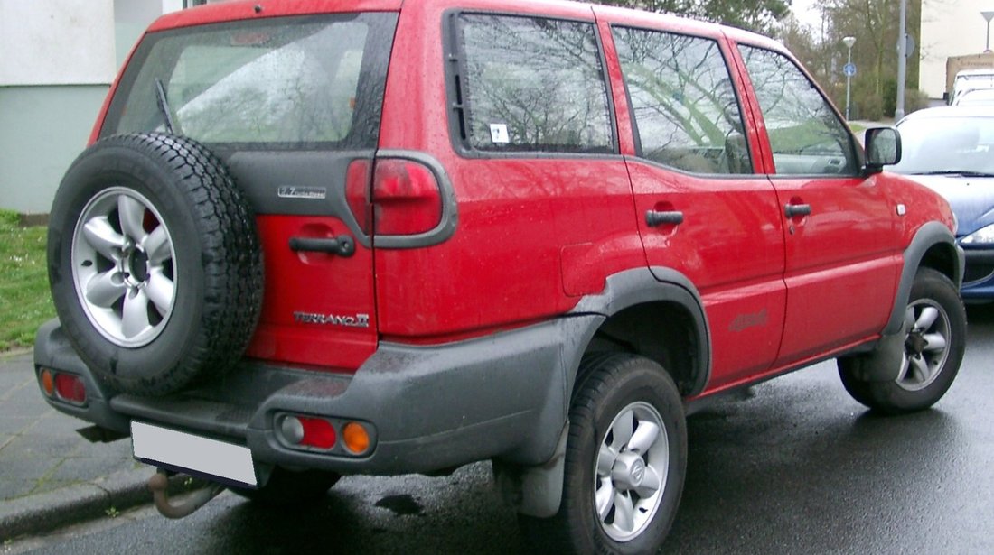 Dezmembrez Nissan Terrano 2