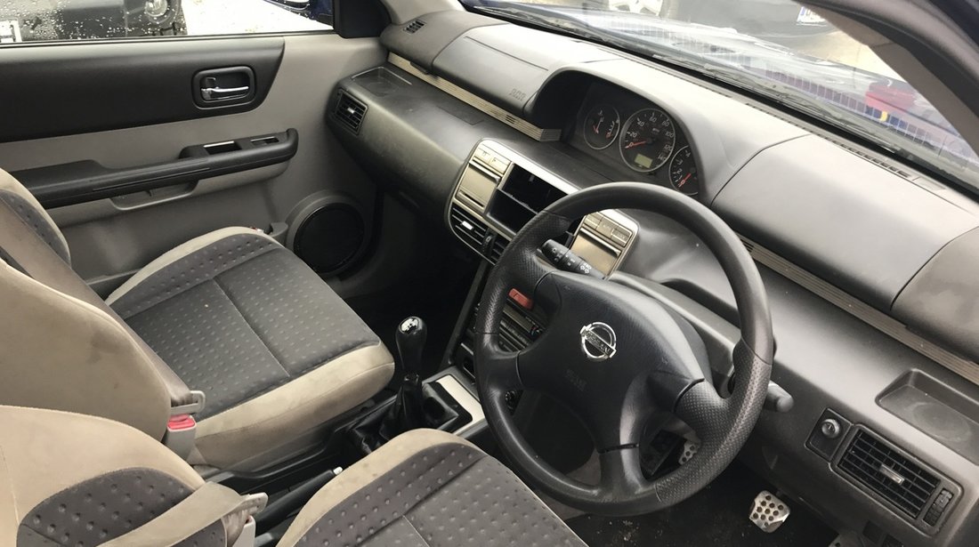 Dezmembrez Nissan X-Trail 2.0 i 2.2dci 2002-2004