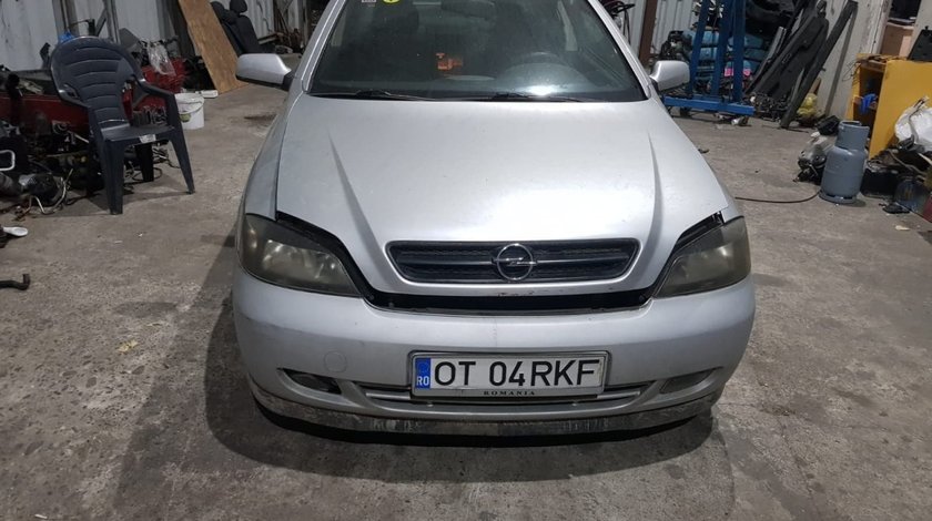 Dezmembrez Opel Astra Bertone 1.8 16V z18xe 125 cai din 2003