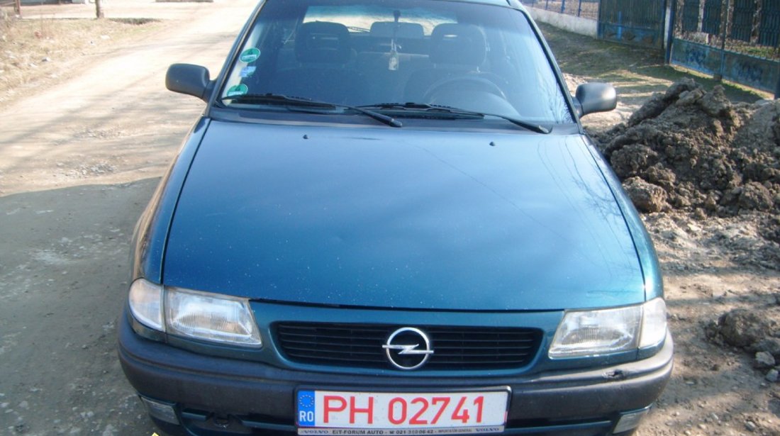 Dezmembrez opel astra f 1 6 16v 1998