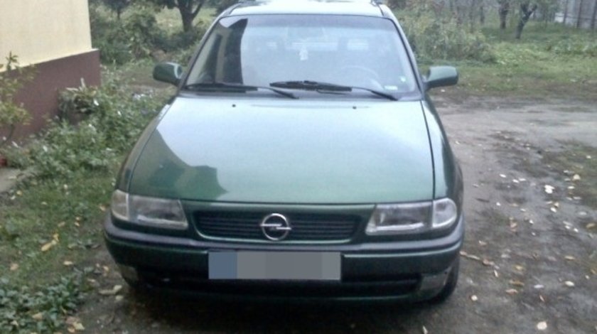 Dezmembrez Opel Astra F 1.6 16v