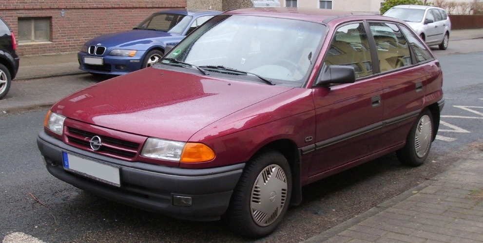 Dezmembrez Opel Astra F an fabr. 1993, 1.4i