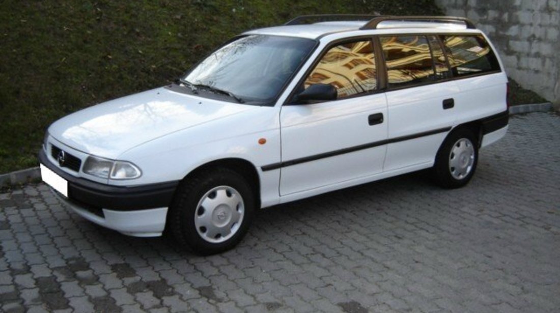 Dezmembrez Opel Astra F an fabr.1997 1.6i
