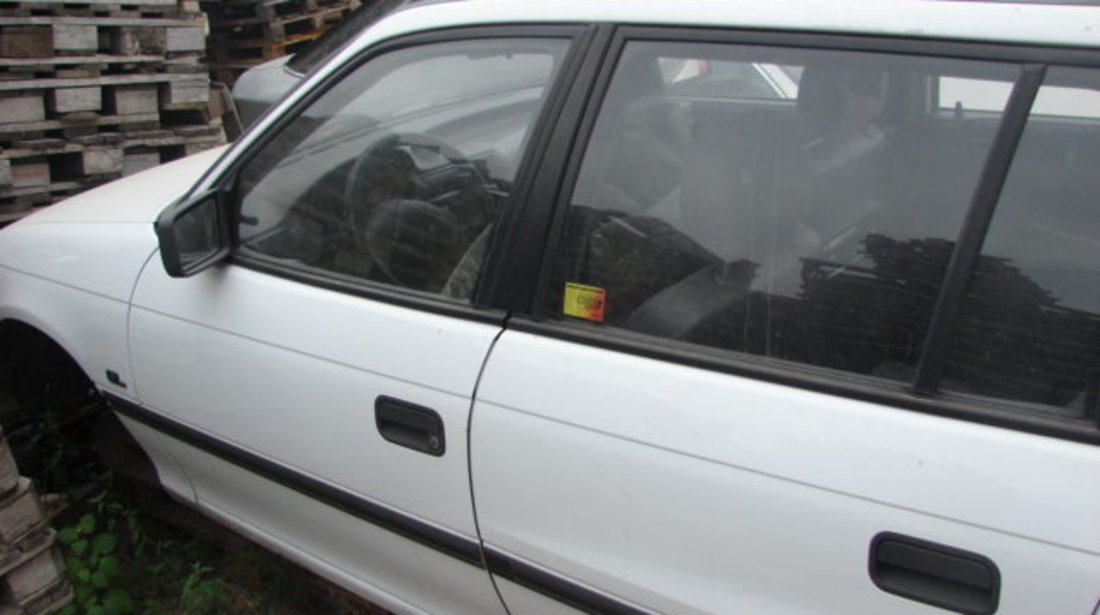 Dezmembrez Opel Astra F Din Anul 1993