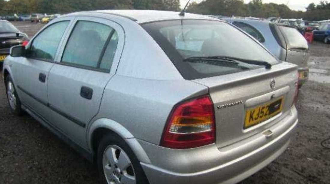 Dezmembrez Opel Astra G 1 8 benzina an 2000