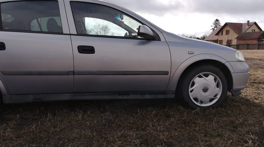 Dezmembrez Opel Astra G 2001, motor 1.6 16V Z16XE