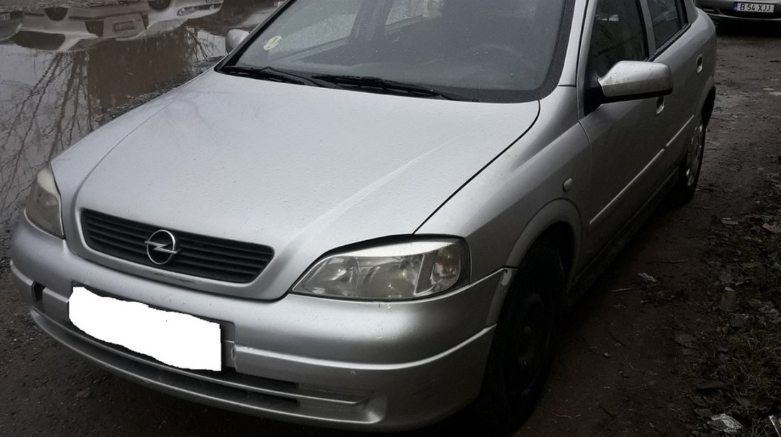 Dezmembrez Opel Astra G