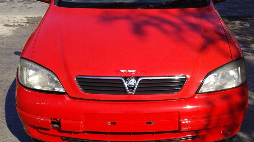 Dezmembrez Opel Astra G