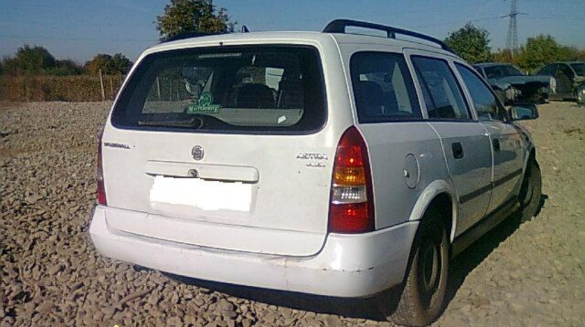 Dezmembrez Opel Astra G