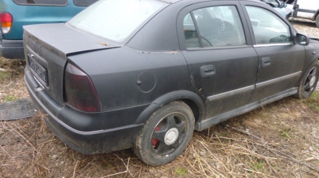 Dezmembrez Opel Astra G