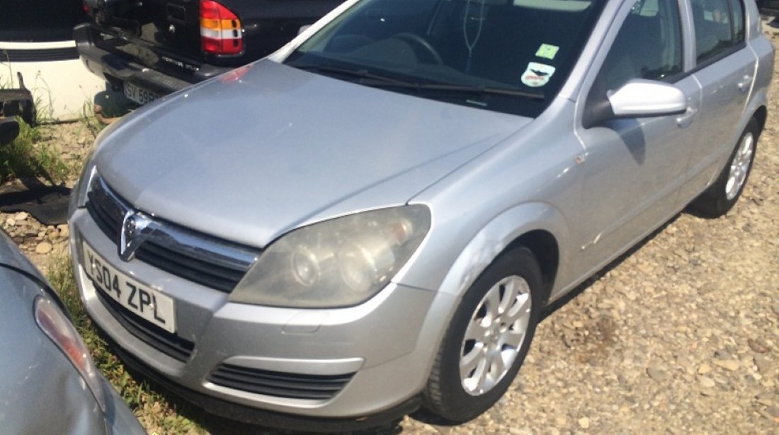 Dezmembrez OPEL ASTRA H 2004