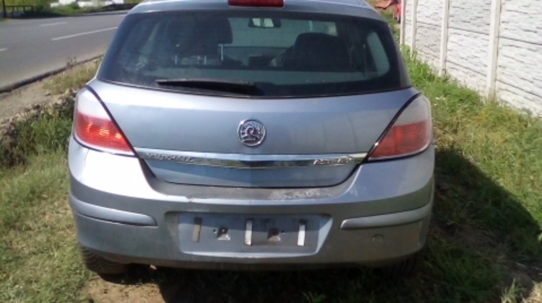 Dezmembrez Opel  Astra H ,an 2004