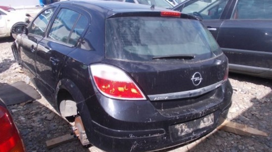 Dezmembrez Opel  Astra H ,an 2005