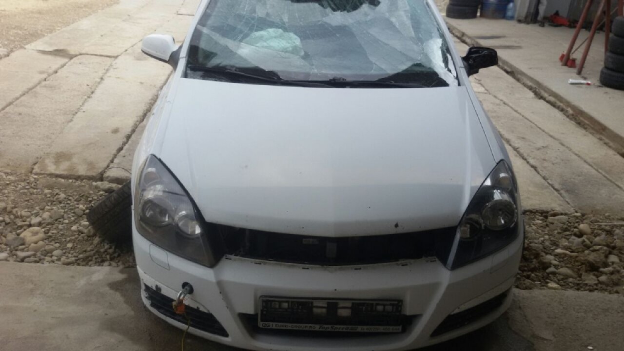 Dezmembrez Opel Astra H Hatchback 1 3 Cdti 90 Cai 6 Trepte